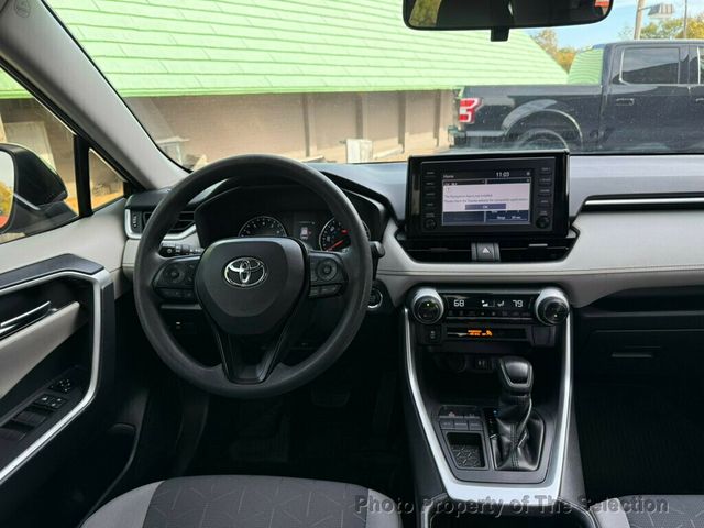 2019 Toyota RAV4 XLE FWD W/MOONROOF, APPLE CAR PLAY & BLINDSPOT - 22939862 - 44