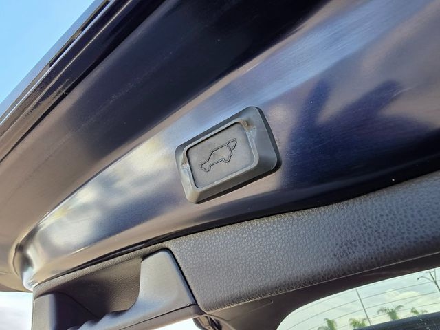 2019 Toyota RAV4 XLE Premium AWD - 22972145 - 13