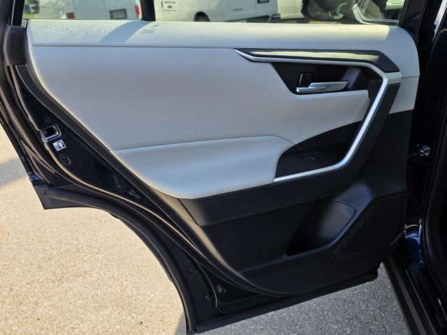 2019 Toyota RAV4 XLE Premium AWD - 22972145 - 20