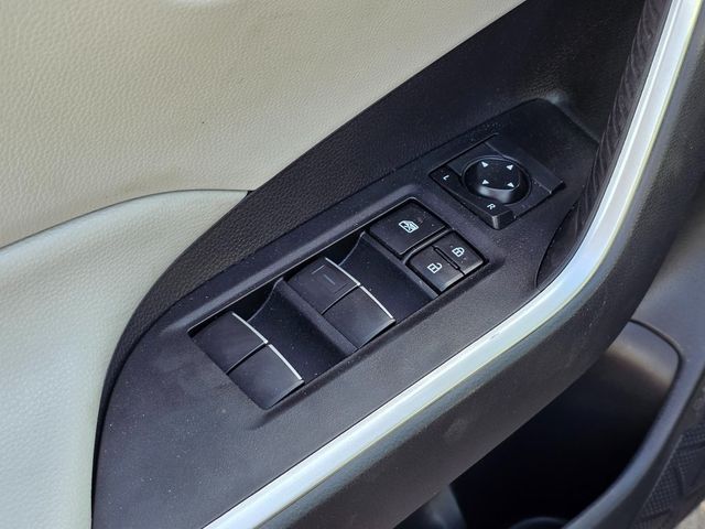 2019 Toyota RAV4 XLE Premium AWD - 22972145 - 22