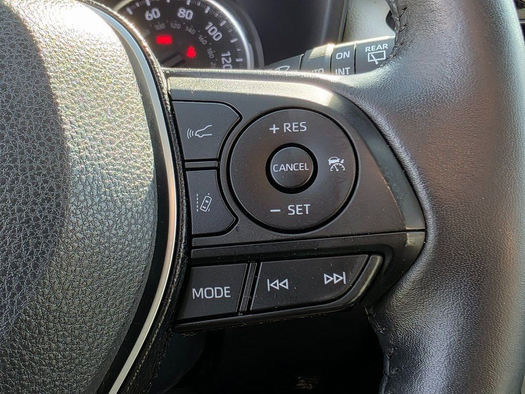 2019 Toyota RAV4 XLE Premium AWD - 22972145 - 27