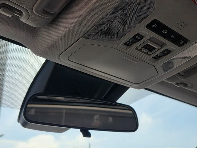 2019 Toyota RAV4 XLE Premium AWD - 22972145 - 35