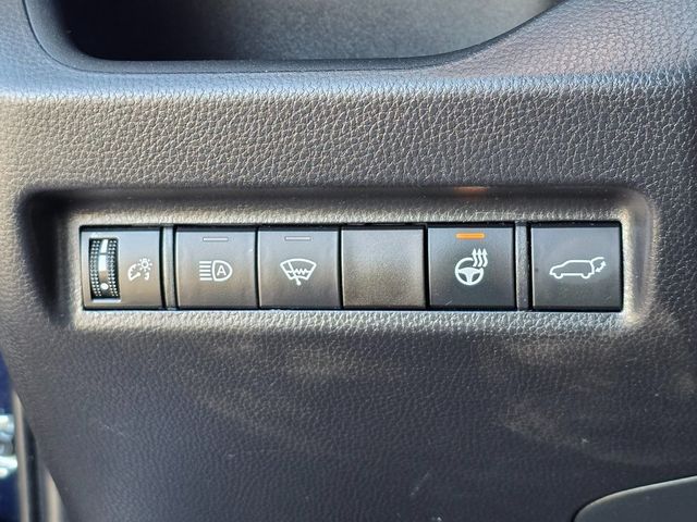 2019 Toyota RAV4 XLE Premium AWD - 22972145 - 38