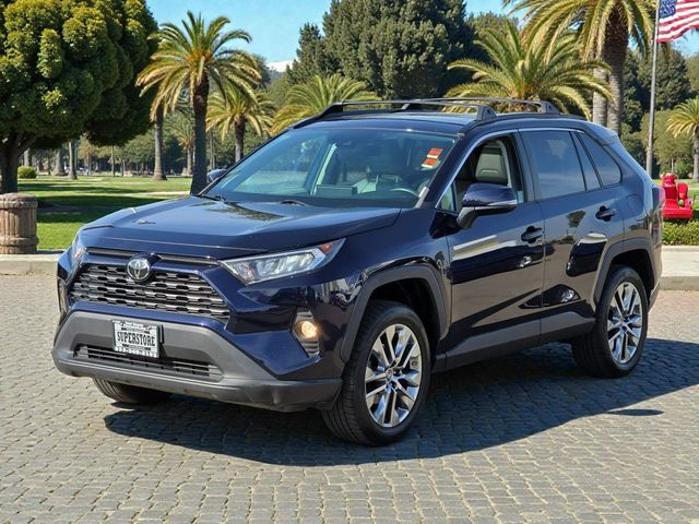 2019 Toyota RAV4 XLE Premium AWD - 22972145 - 3