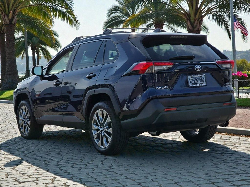 2019 Toyota RAV4 XLE Premium AWD - 22972145 - 4