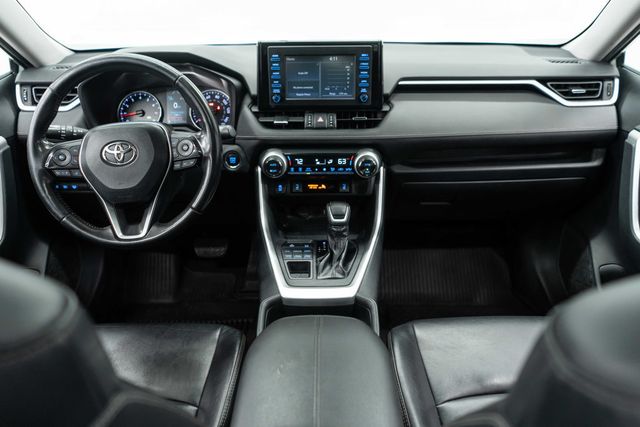 2019 Toyota RAV4 XLE Premium AWD - 23086518 - 9