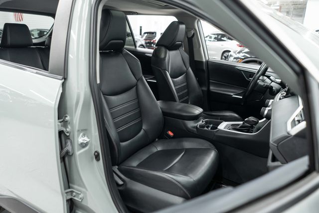 2019 Toyota RAV4 XLE Premium AWD - 23086518 - 10