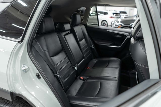 2019 Toyota RAV4 XLE Premium AWD - 23086518 - 11