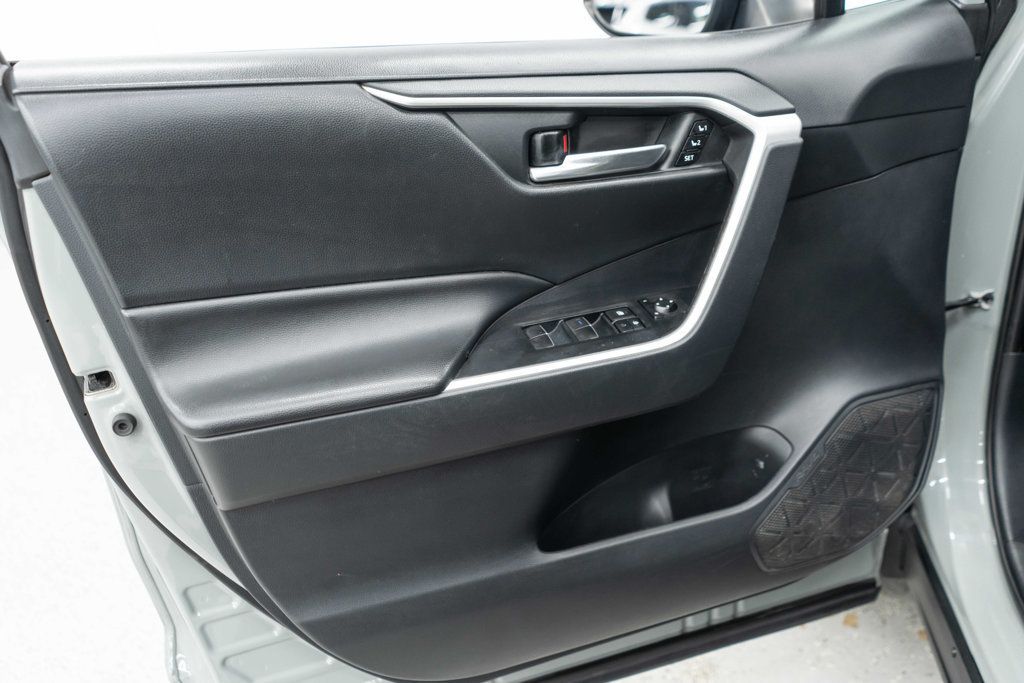 Toyota RAV4 photo 14