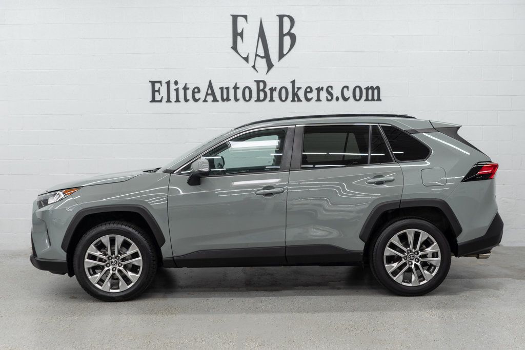 Toyota RAV4 photo 2