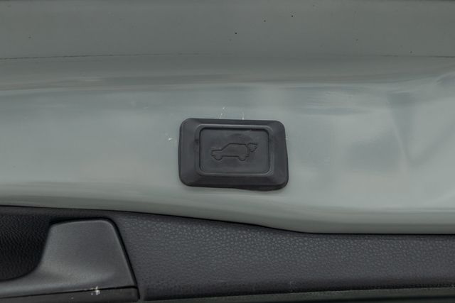 2019 Toyota RAV4 XLE Premium AWD - 23086518 - 30