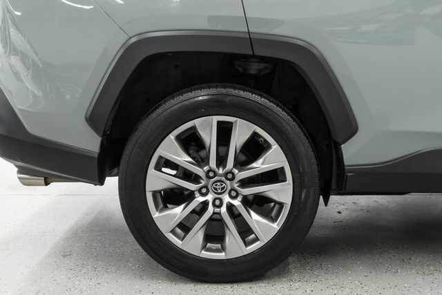 2019 Toyota RAV4 XLE Premium AWD - 23086518 - 35