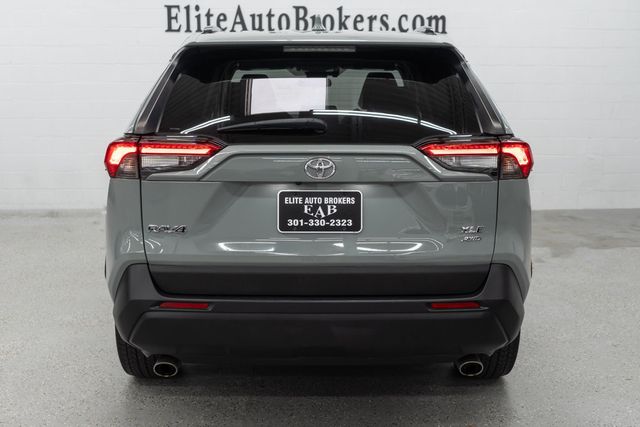 2019 Toyota RAV4 XLE Premium AWD - 23086518 - 3