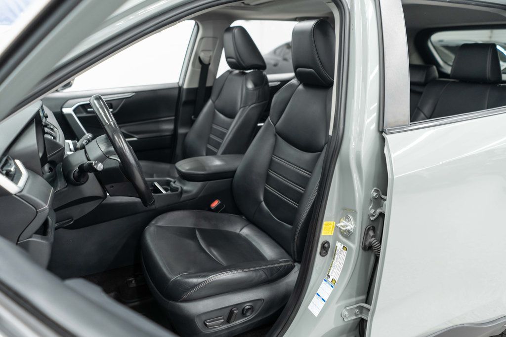 Toyota RAV4 photo 9