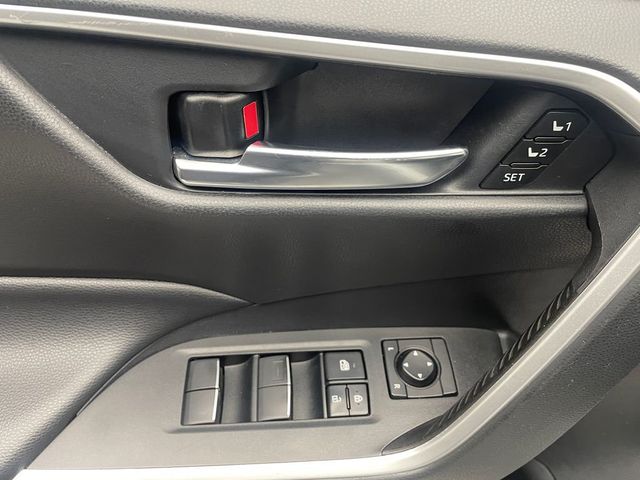 2019 Toyota RAV4 XLE Premium AWD - 22959841 - 9