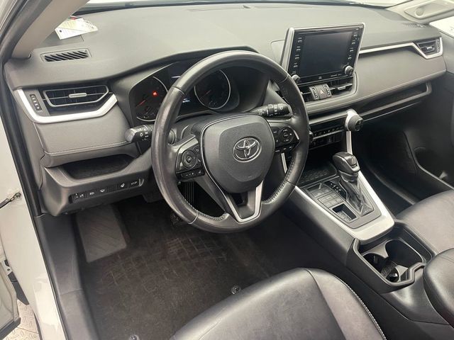 2019 Toyota RAV4 XLE Premium AWD - 22959841 - 10