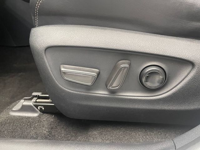 2019 Toyota RAV4 XLE Premium AWD - 22959841 - 13