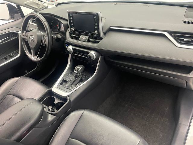 2019 Toyota RAV4 XLE Premium AWD - 22959841 - 19