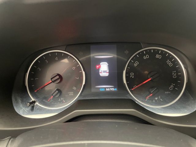 2019 Toyota RAV4 XLE Premium AWD - 22959841 - 31