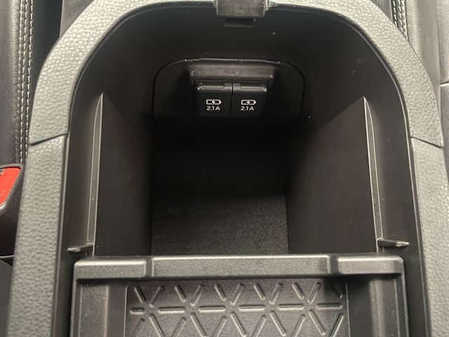 2019 Toyota RAV4 XLE Premium AWD - 22959841 - 36