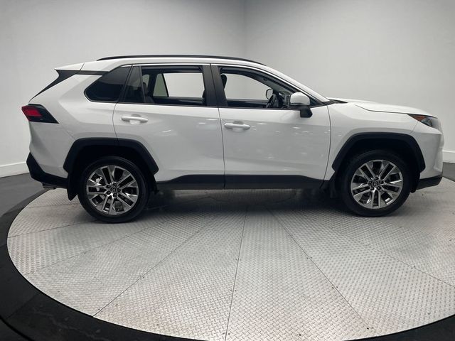 2019 Toyota RAV4 XLE Premium AWD - 22959841 - 3