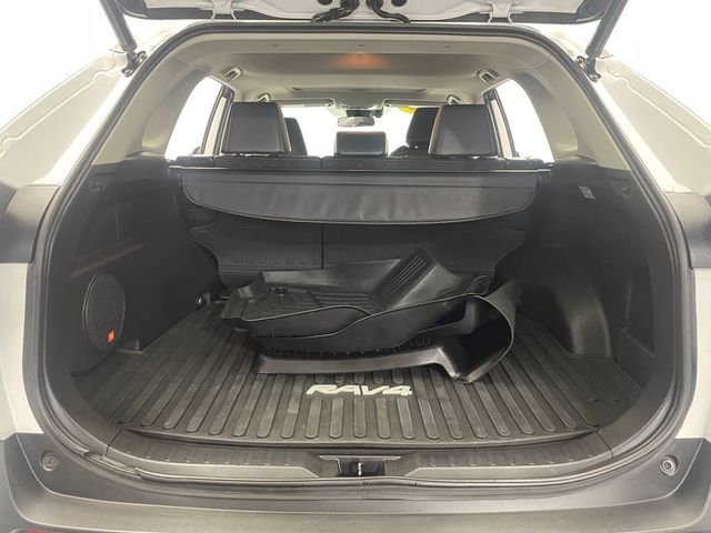 2019 Toyota RAV4 XLE Premium AWD - 22959841 - 39