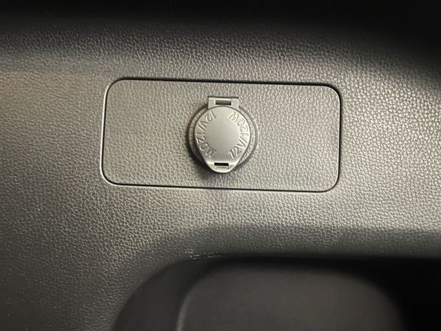 2019 Toyota RAV4 XLE Premium AWD - 22959841 - 41