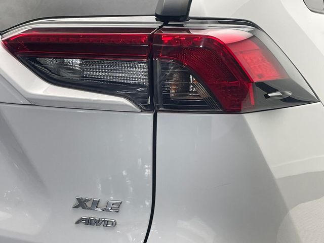 2019 Toyota RAV4 XLE Premium AWD - 22959841 - 43