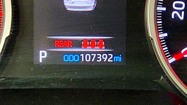 2019 Toyota RAV4 XLE Premium AWD w/ Cold Weather Pkg - 23101546 - 16