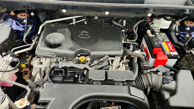 2019 Toyota RAV4 XLE Premium AWD w/ Cold Weather Pkg - 23101546 - 26