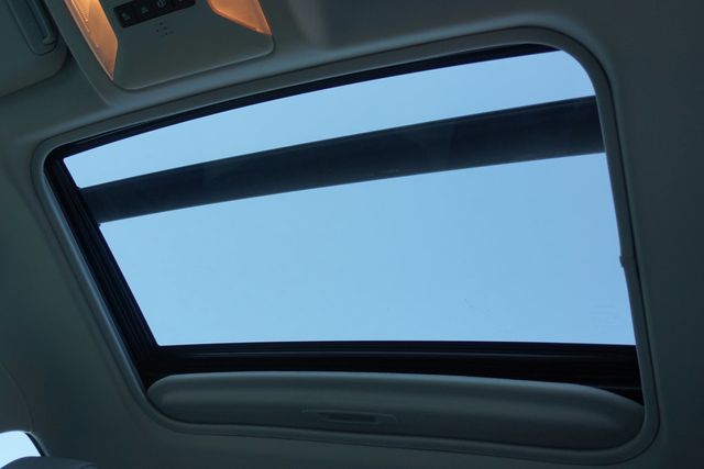 2019 Toyota RAV4 XLE Premium FWD - 22945573 - 14