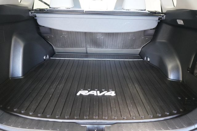 2019 Toyota RAV4 XLE Premium FWD - 22945573 - 22