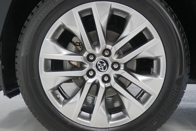 2019 Toyota RAV4 XLE Premium FWD - 22945573 - 24