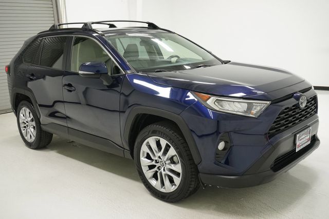 2019 Toyota RAV4 XLE Premium FWD - 22945573 - 2