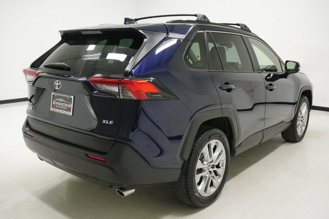 2019 Toyota RAV4 XLE Premium FWD - 22945573 - 3