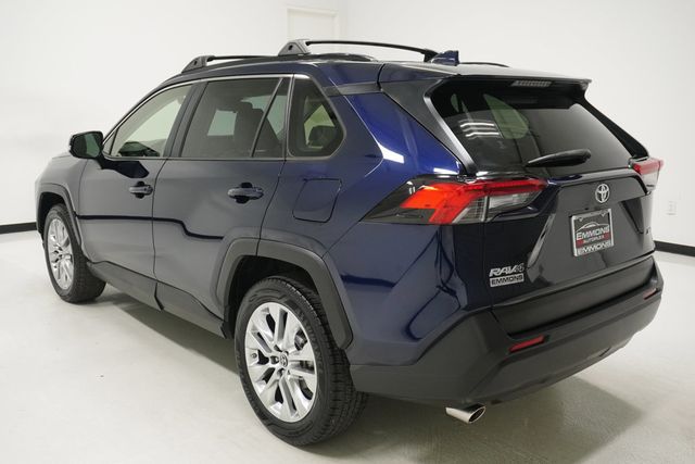 2019 Toyota RAV4 XLE Premium FWD - 22945573 - 5