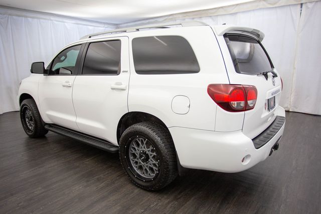 2019 Toyota Sequoia SR5 4WD - 22588096 - 10