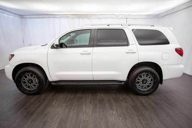 2019 Toyota Sequoia SR5 4WD - 22588096 - 6