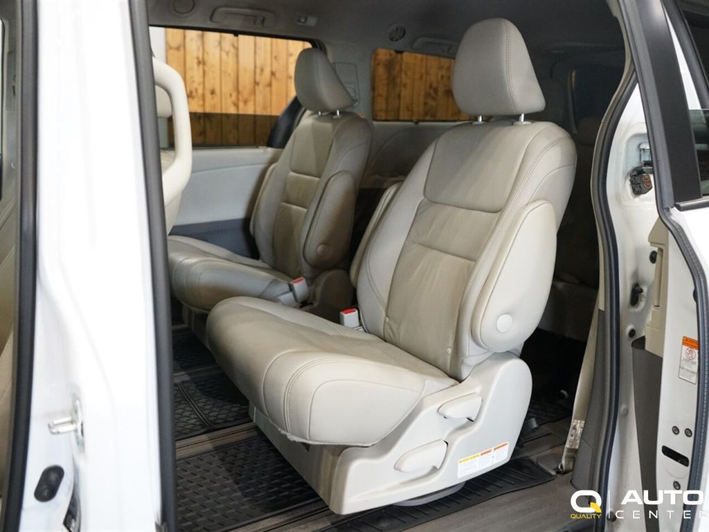 2019 Toyota Sienna  - 22921973 - 30