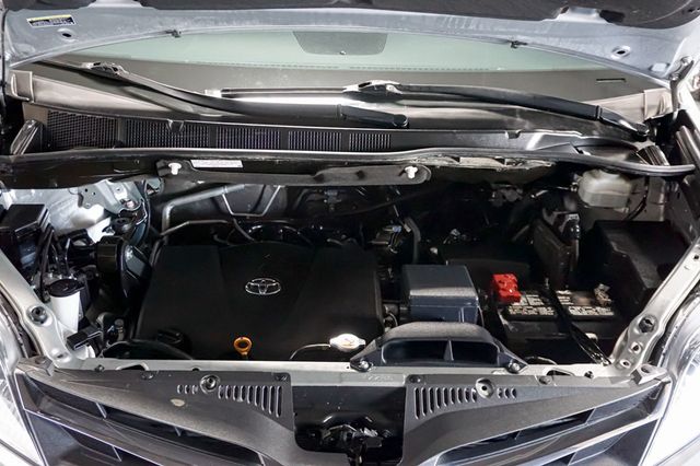 2019 Toyota Sienna *Hanicap Accessible* *VMI Handicap Conversion* *Power Ramp* - 23043305 - 18