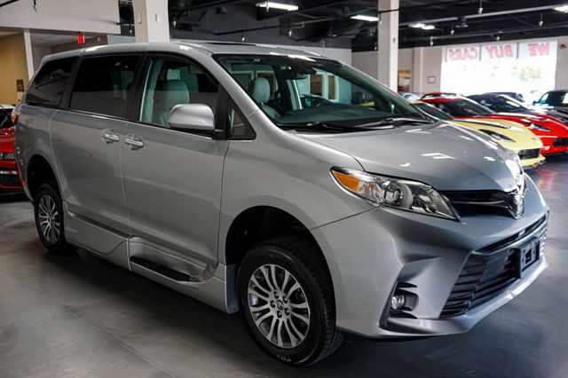 2019 Toyota Sienna *Hanicap Accessible* *VMI Handicap Conversion* *Power Ramp* - 23043305 - 2
