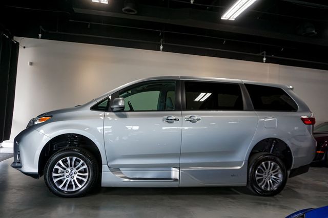 2019 Toyota Sienna *Hanicap Accessible* *VMI Handicap Conversion* *Power Ramp* - 23043305 - 32