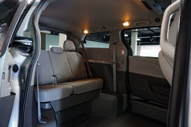 2019 Toyota Sienna *Hanicap Accessible* *VMI Handicap Conversion* *Power Ramp* - 23043305 - 33
