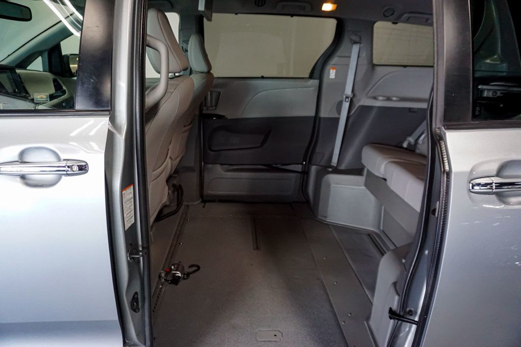 2019 Toyota Sienna *Hanicap Accessible* *VMI Handicap Conversion* *Power Ramp* - 23043305 - 36