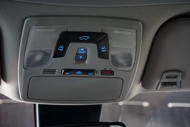 2019 Toyota Sienna *Hanicap Accessible* *VMI Handicap Conversion* *Power Ramp* - 23043305 - 37