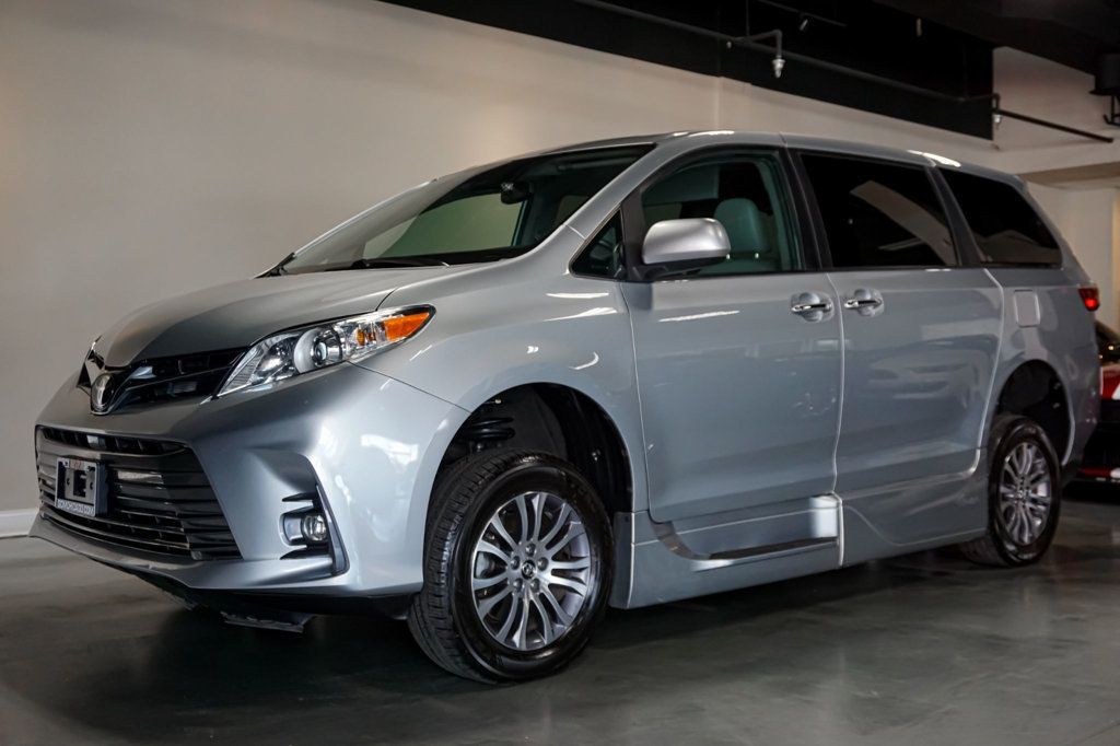 2019 Toyota Sienna *Hanicap Accessible* *VMI Handicap Conversion* *Power Ramp* - 23043305 - 3