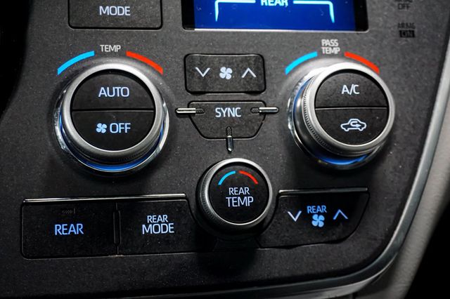 2019 Toyota Sienna *Hanicap Accessible* *VMI Handicap Conversion* *Power Ramp* - 23043305 - 39