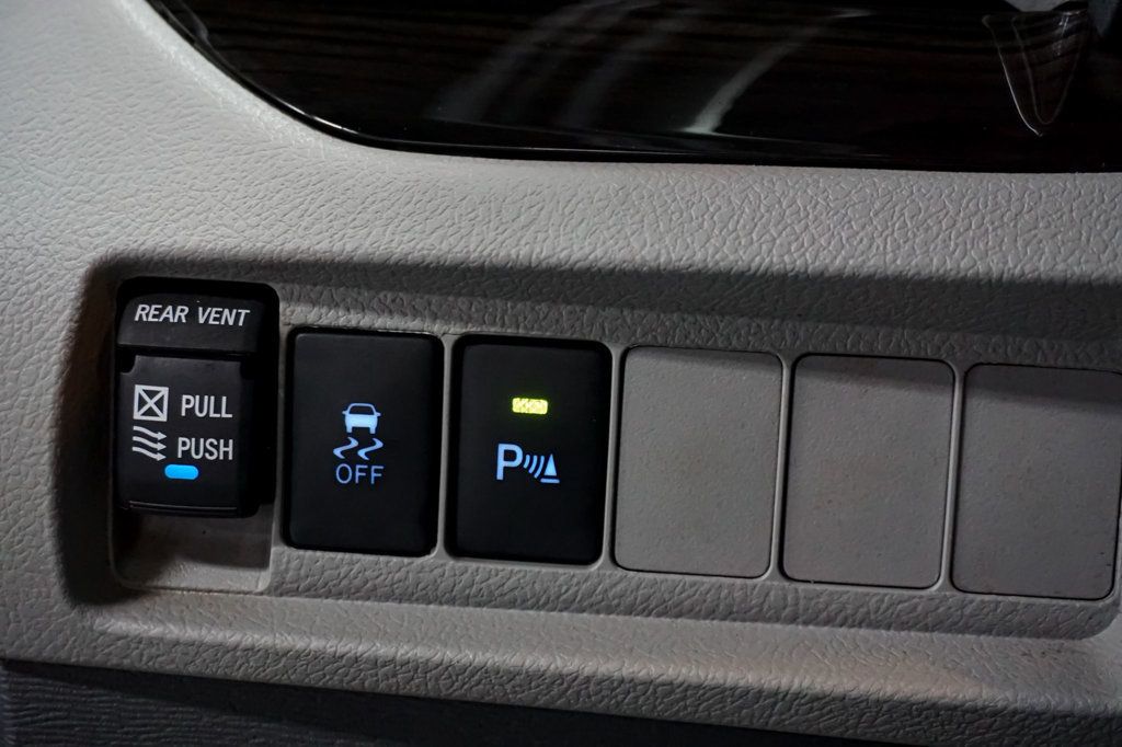 2019 Toyota Sienna *Hanicap Accessible* *VMI Handicap Conversion* *Power Ramp* - 23043305 - 42
