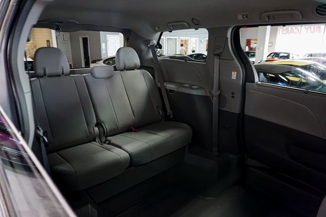 2019 Toyota Sienna *Hanicap Accessible* *VMI Handicap Conversion* *Power Ramp* - 23043305 - 44