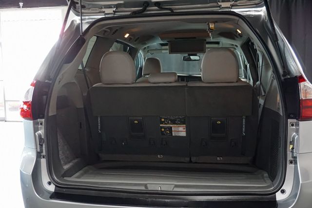 2019 Toyota Sienna *Hanicap Accessible* *VMI Handicap Conversion* *Power Ramp* - 23043305 - 60